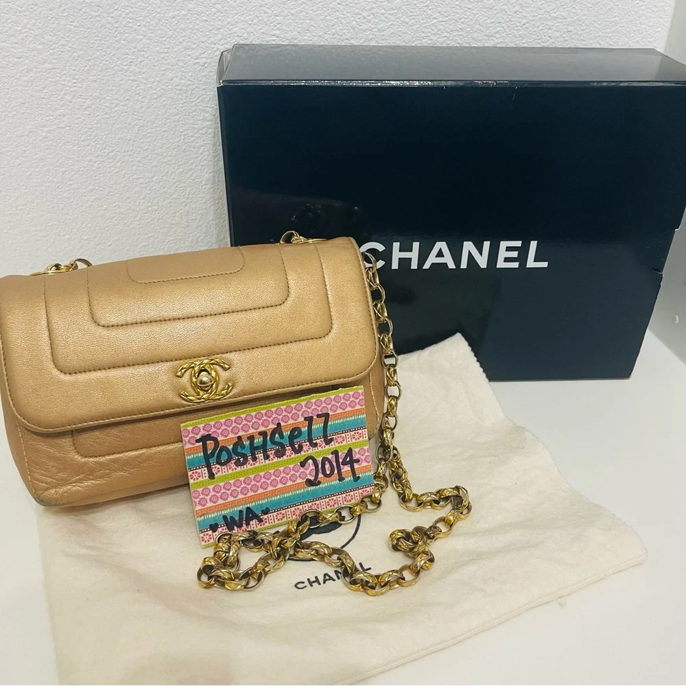 CHANEL Border mini rectangular flap - Picture 9 of 9